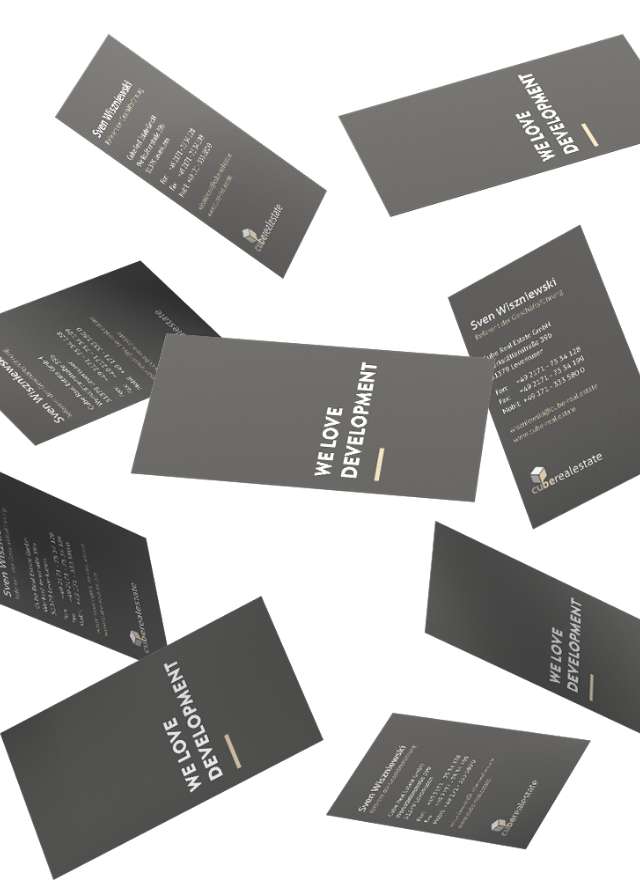 Schwarze Flyer mit Aufschrift: We love Development