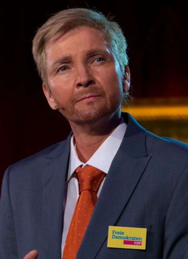 Susanne Pätzold als Christian Lindner bei den Mitternachtsspitzen