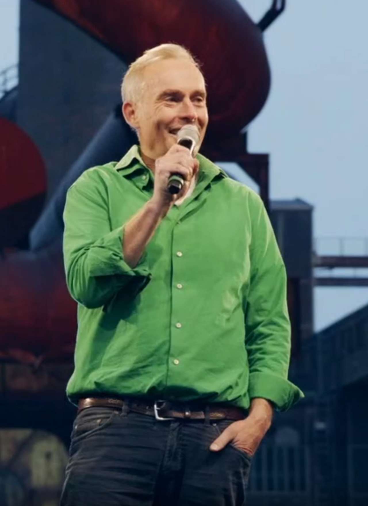Johann König auf der Bühne von Zum Lachen in Revier