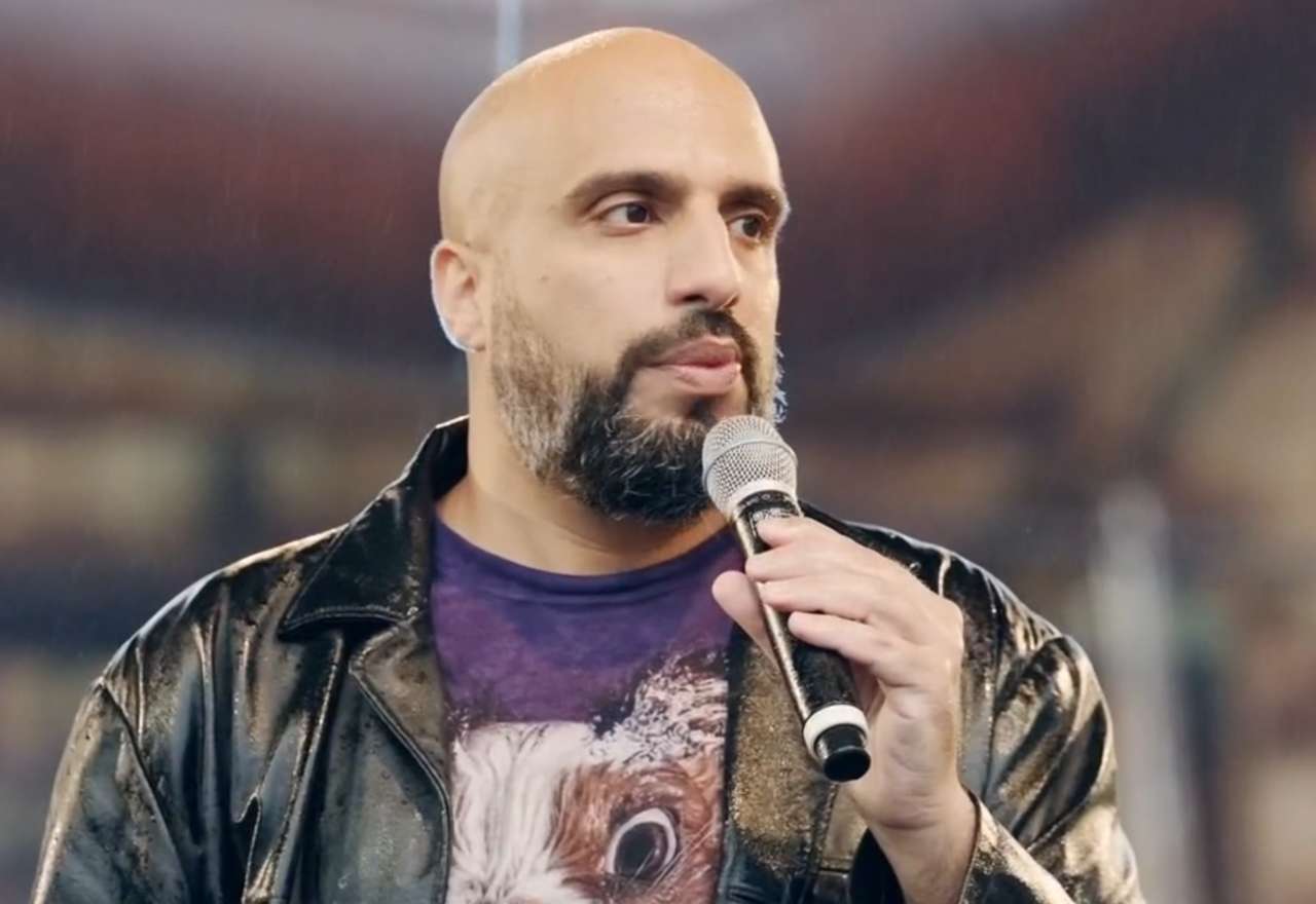 Abdelkarim auf der Bühne von Zum Lachen ins Revier